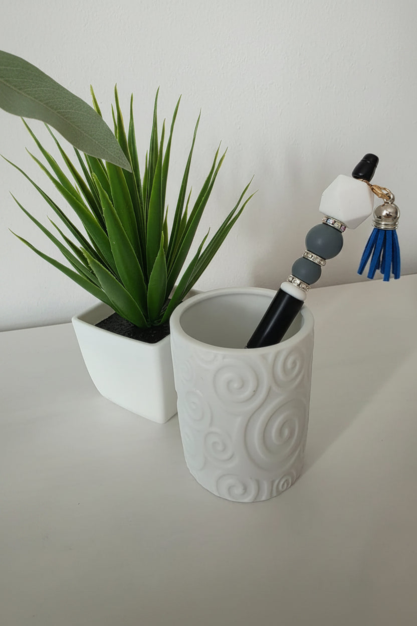 Perlenstift "Schwarz, Grau, Weiß mit Anhänger Blau"